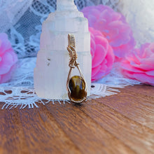 Load image into Gallery viewer, Tiger Eye Gold Pendant
