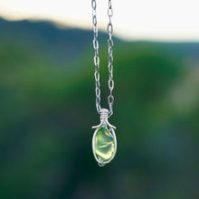 Load image into Gallery viewer, Peridot ~ily~ Necklace