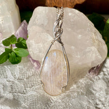 Load image into Gallery viewer, Moonstone Mama Necklace