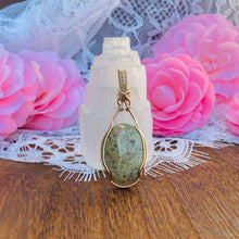 Load image into Gallery viewer, Rhyolite Gold Pendant
