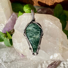 Load image into Gallery viewer, Seraphinite Necklace