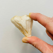 Load image into Gallery viewer, Stilbite Crystal Cluster
