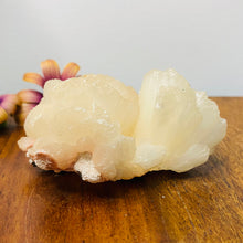 Load image into Gallery viewer, Stilbite Crystal Cluster