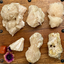 Load image into Gallery viewer, Stilbite Crystal Cluster