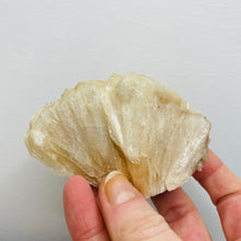 Load image into Gallery viewer, Stilbite Crystal Cluster