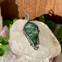 Load image into Gallery viewer, Seraphinite Necklace
